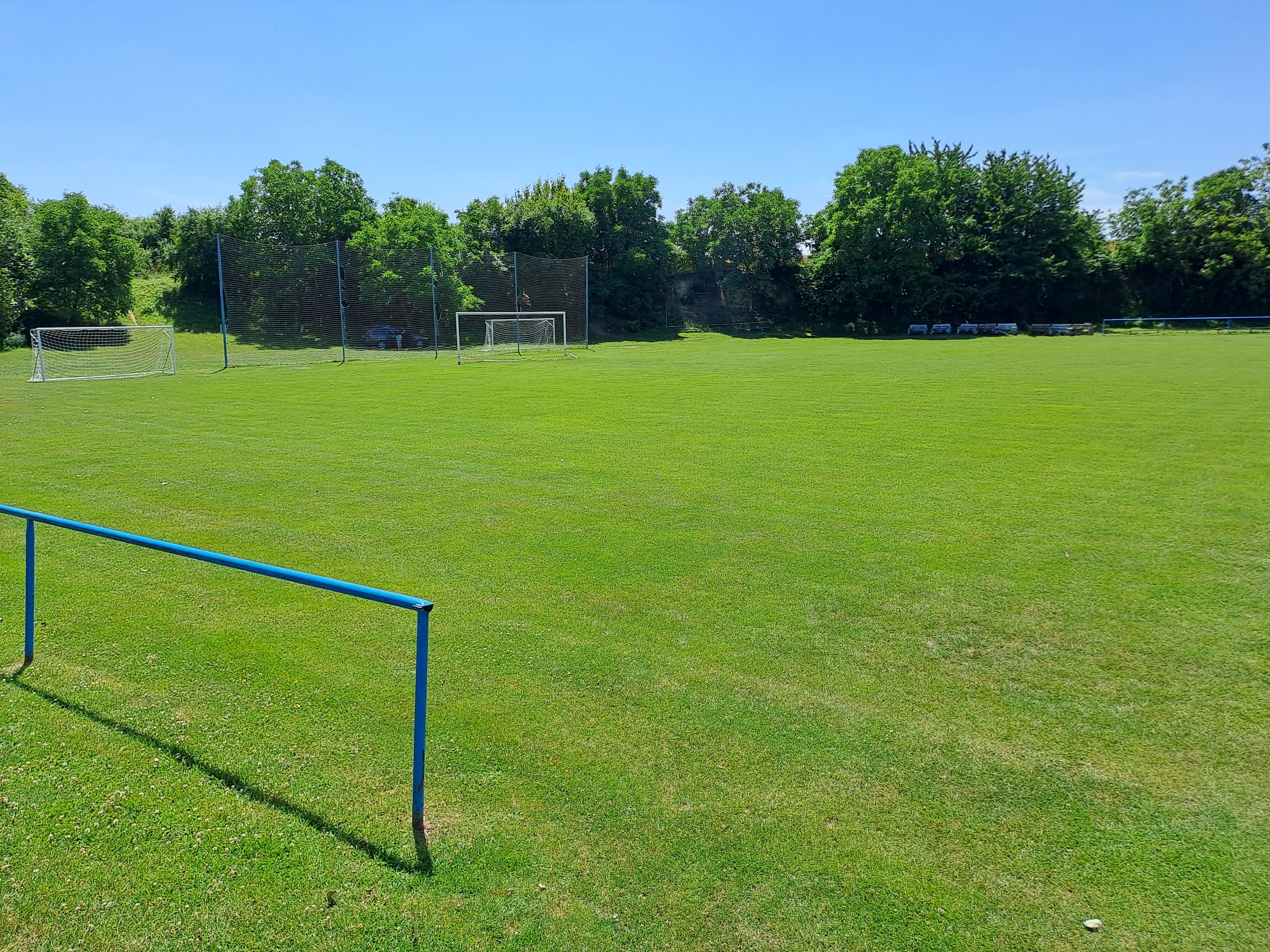 Vľavo hore býva tieň najskôr